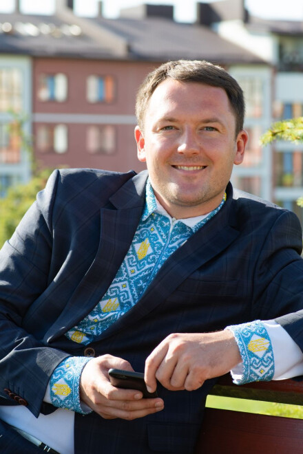 “Я з нею з 18 років вона надихає мене, i я нiколи її не покину!” - Олександр Курсик